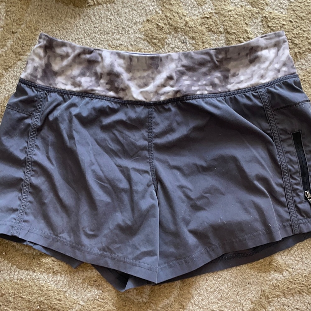Lululemon shorts, mid rise, 4”